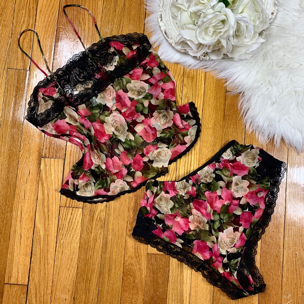 Sold🌹Vtg Christian Dior Floral Sleep Set🌹 - Picture 3 of 4